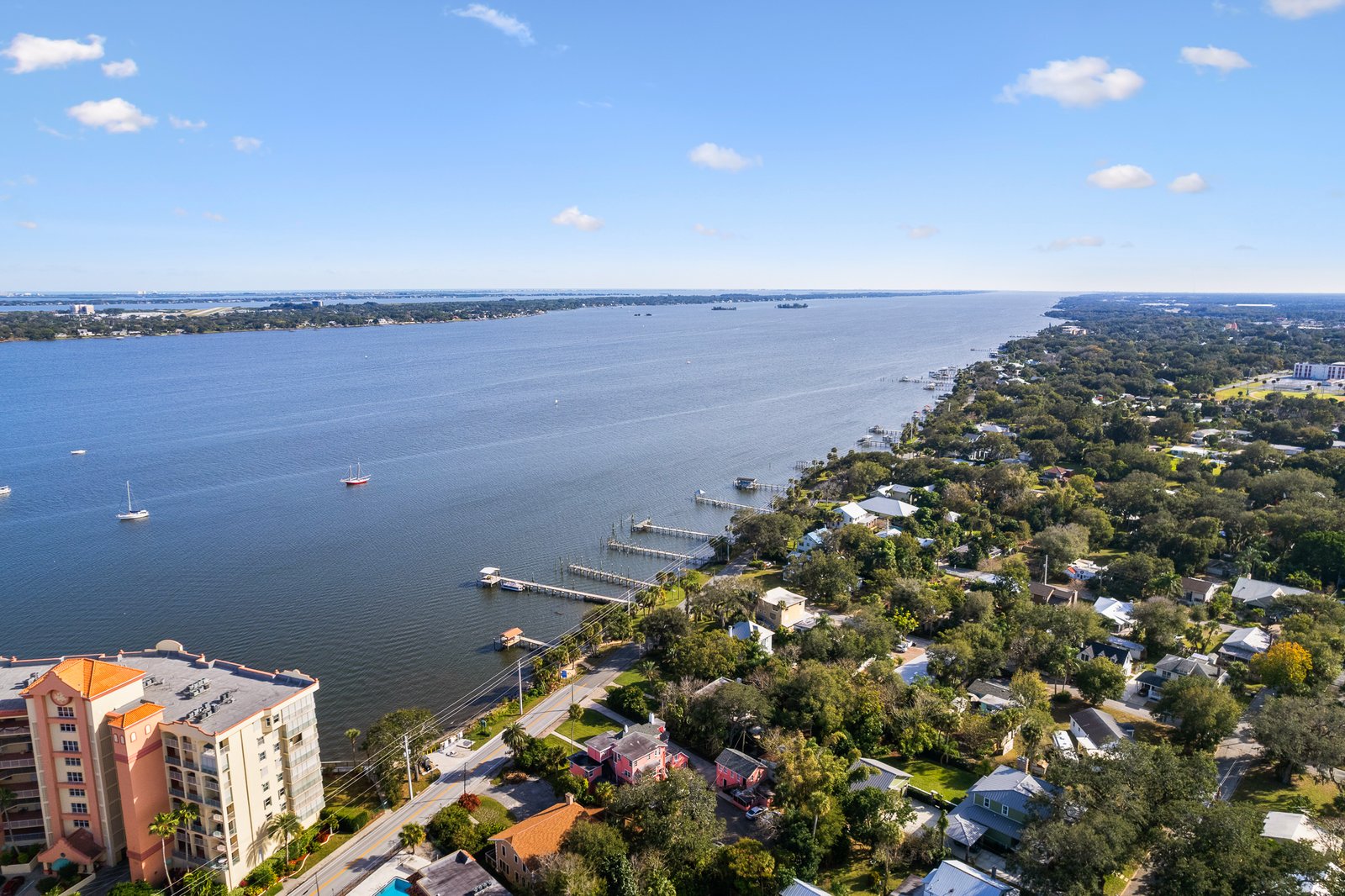 Tree-lined streets and family homes in Rockledge, Florida – professional cleaning services by AbracadaClean